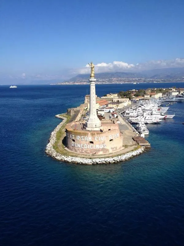 Giovanna Home Messina İtalya